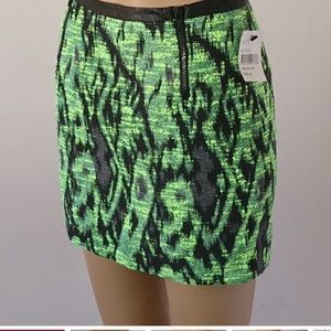 Akira | Short Green & Black Skirt
